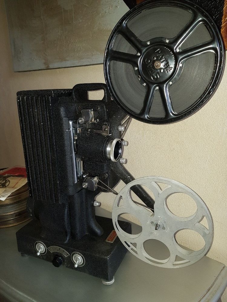  Projecteur de cin�ma ERCSAM Senior M.30. pour film 9,5 mm. 80 Les Arcs (83)