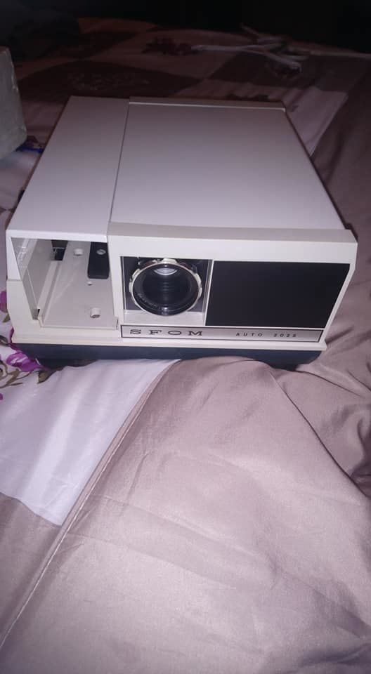 Projecteur de diapositives SFOM auto 2025 5 Aix-les-Bains (73)