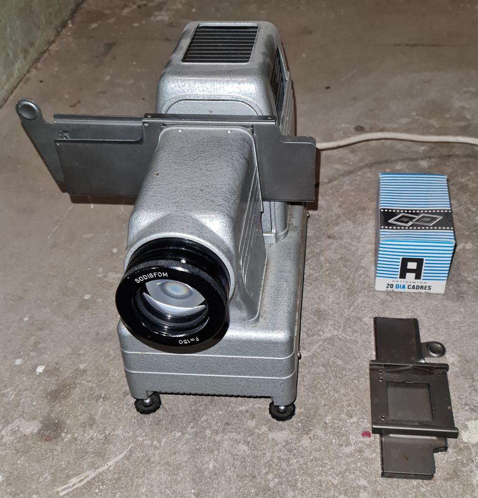 Projecteur de diapositives 6x6 55 Paris 16 (75)