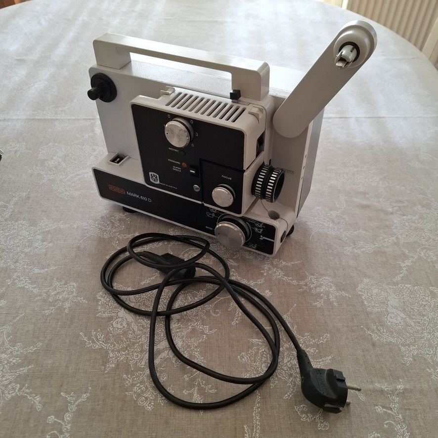 Projecteur EUMIG MARK 610D
100 Galluis (78)