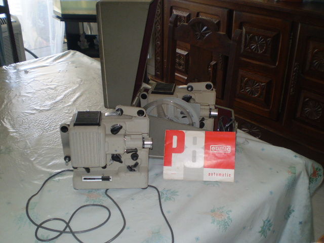 projecteur 8mm eumig
je vend les deux
faire offre 0 Marseille 8 (13)