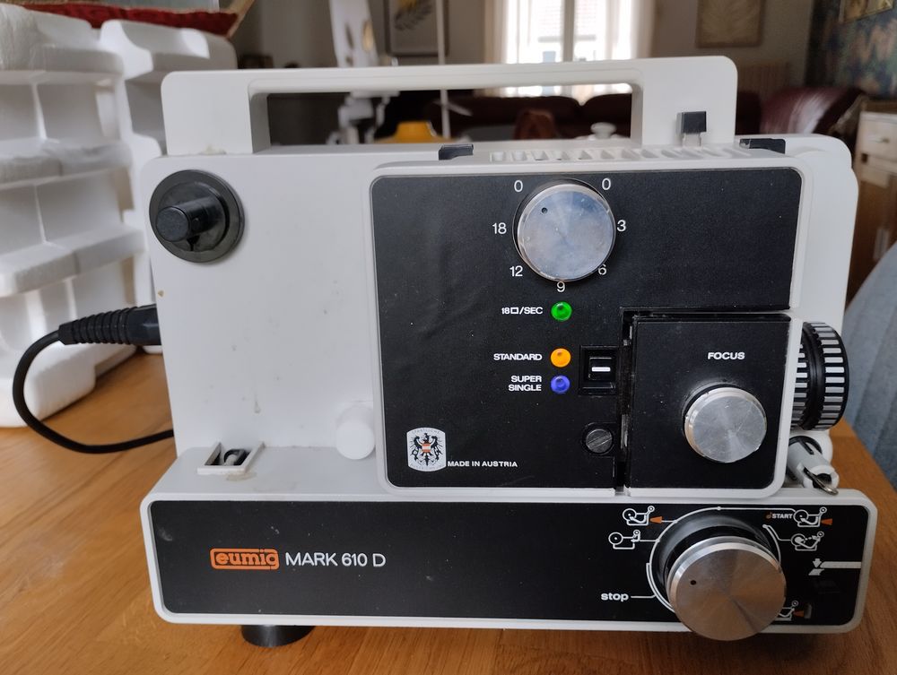 Projecteur films 8 mm - Eumig Mark 610 D - 100W - 12V - 
80 Saint-Dizier (52)