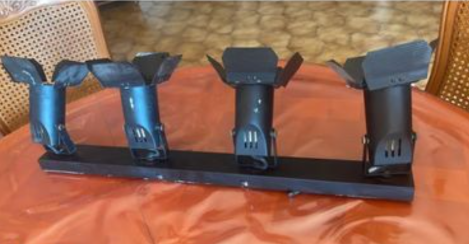 Projecteur 4 lampe parfait pour un appartement ou soir�e 35 Allauch (13)