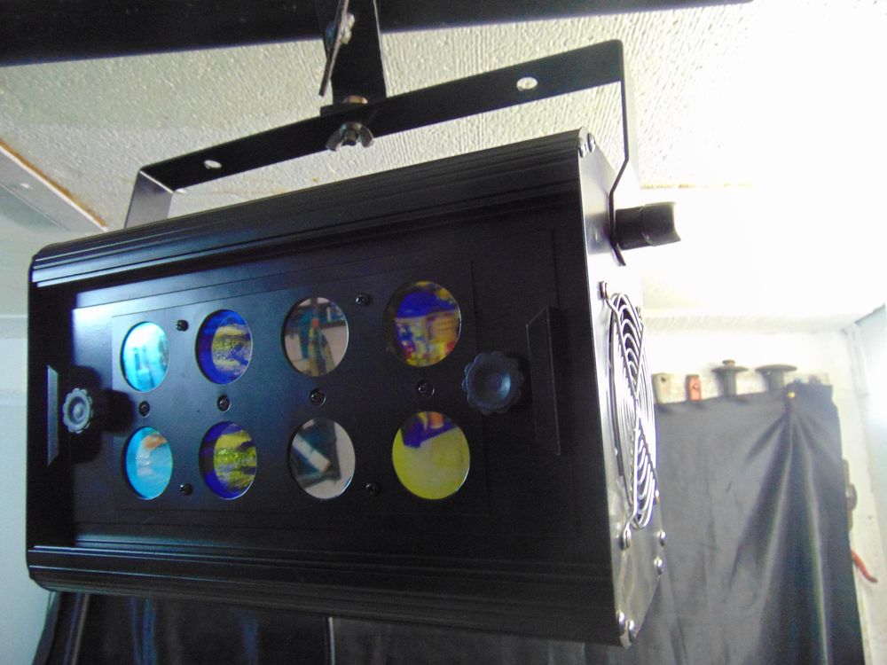 Projecteur 8 lampes 140 Lesp�ron (07)