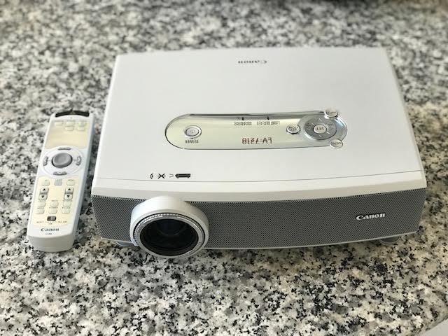 Projecteur Multim�dia CANON LV-7210 presque neuf 139 Paris 16 (75)