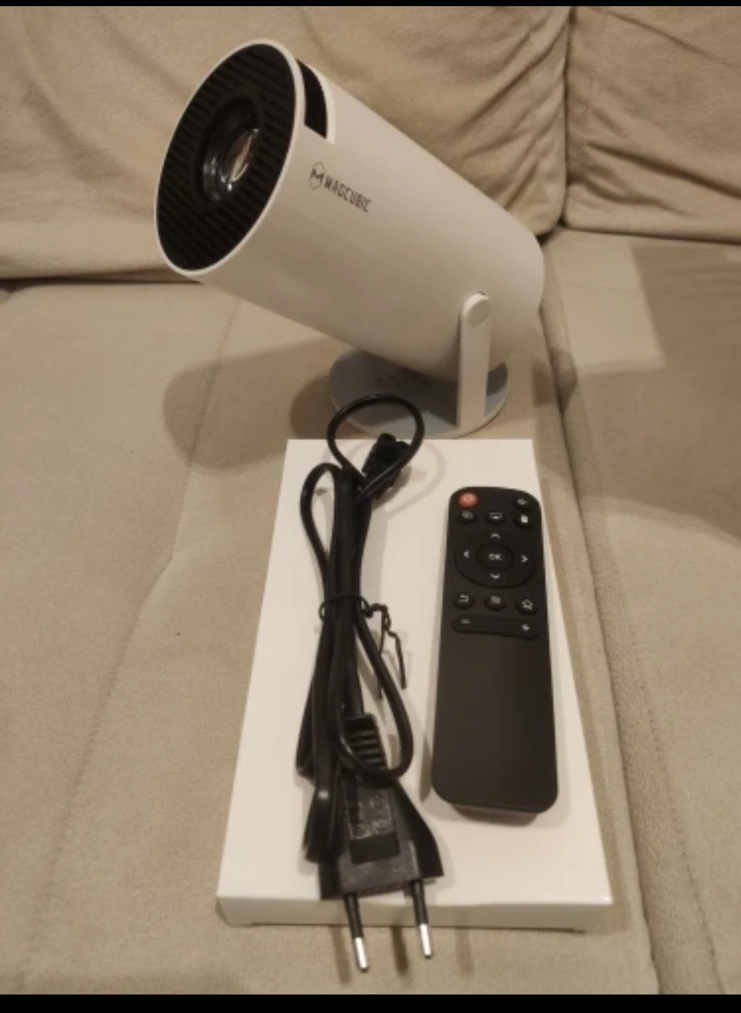 Projecteur 4K Neuf : Votre Cin�ma Priv� � Domicile 90 Rouen (76)