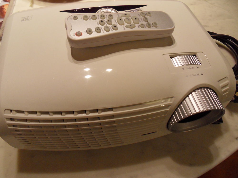 Projecteur OPTOMA  HD 25 E  Tres bon �tat
300 Oullins (69)