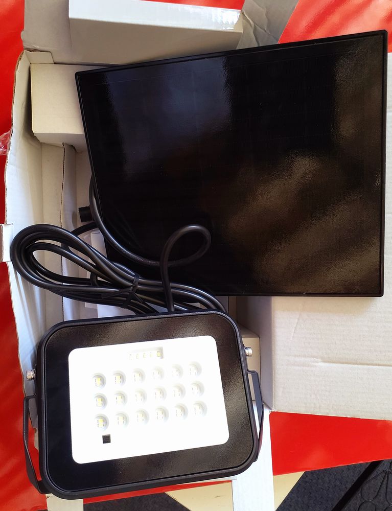 PROJECTEUR SOLAIRE pour �clairage ext�rieur et int�rieur 40 Marseille 14 (13)