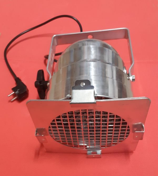 1 Projecteur Strairville PAR 56 30 N�mes (30)