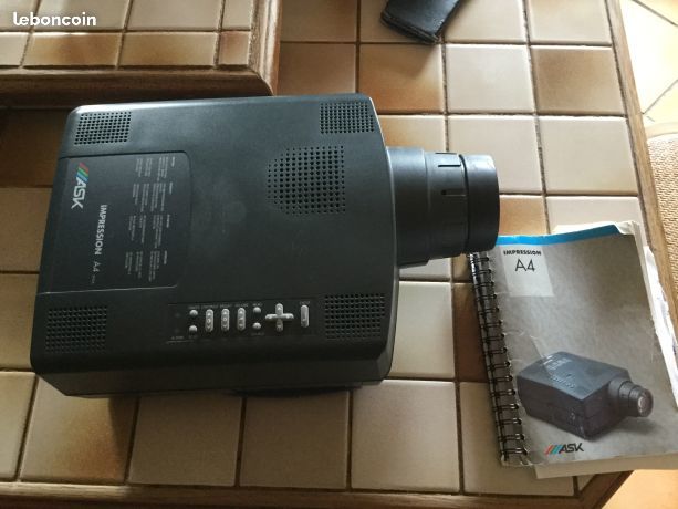 Projecteur SVGA ASK 300 Villeneuve-l�s-Avignon (30)