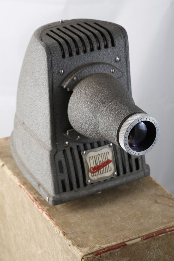 Projecteur  vintage Cineric Ericsson 120 Vincennes (94)