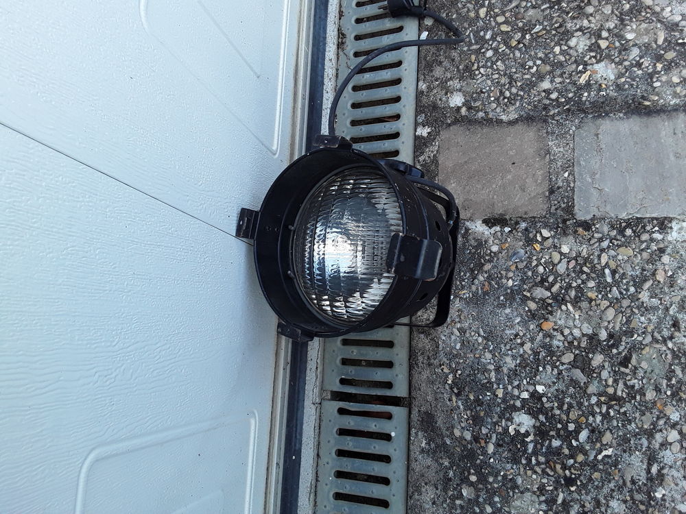 1 projecteurs en aluminium pour loft 30 Gometz-la-Ville (91)