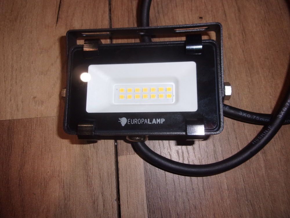 lot de 2 projecteurs leds neufs 10 Paizay-Naudouin-Embourie (16)