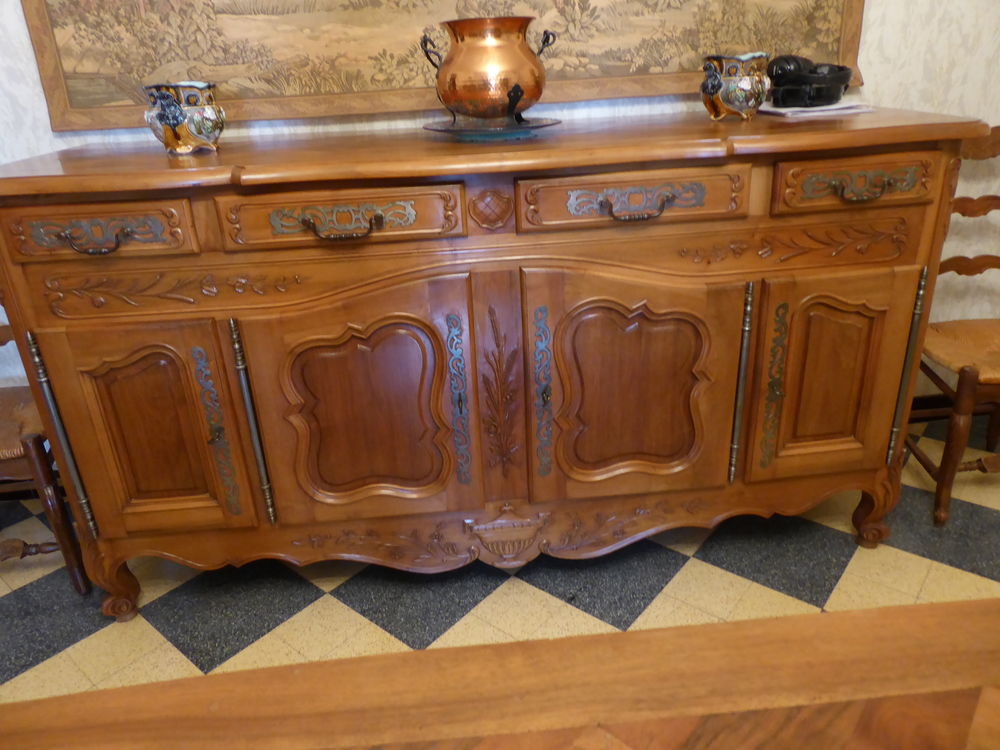 Propose buffet + table Proven�ale et chaises parfait �tat 1000 Arles (13)