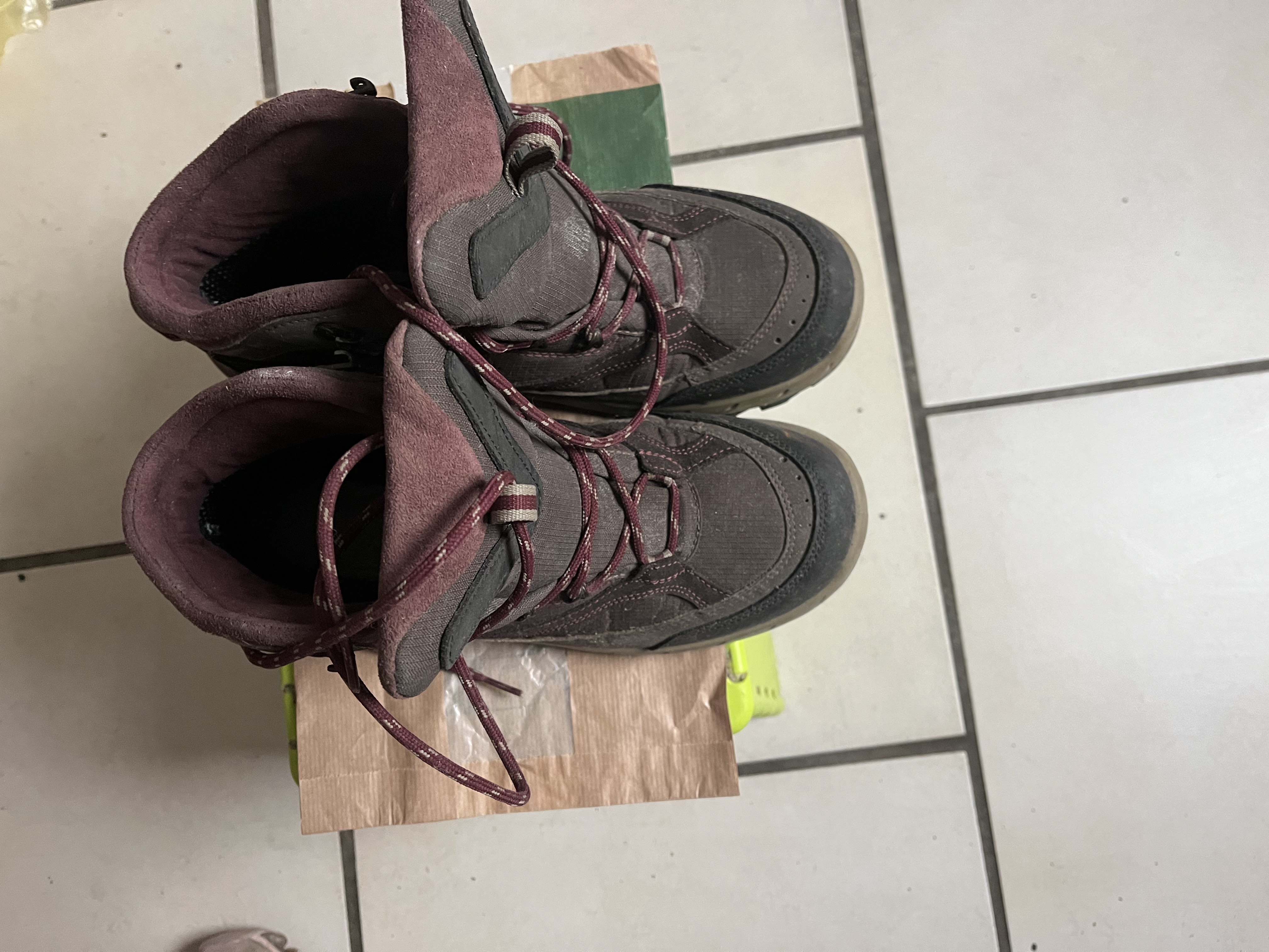 Propos� chaussures 14 Les Ormes (86)