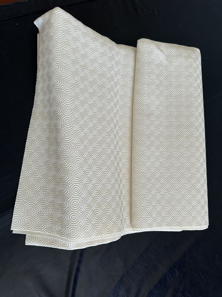 Protection de Table Blanche 140x200 NEUF 20 �ze (06)