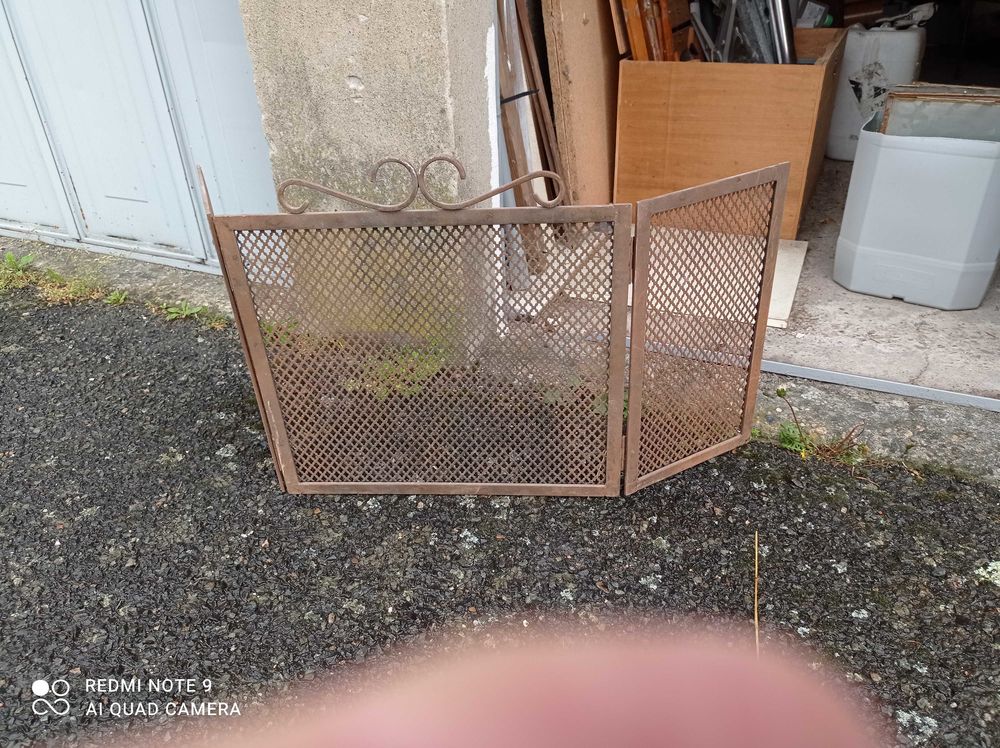 prot�ge feu fa�ade chemin�e en fer.forge 30 Vichy (03)