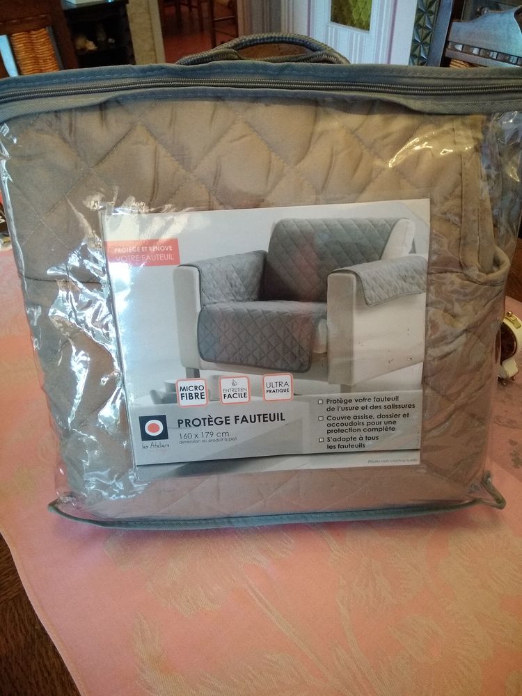 PROTEGE FAUTEUILS +  RIDEAU DE PORTE 12 Villeneuve-de-Rivi�re (31)