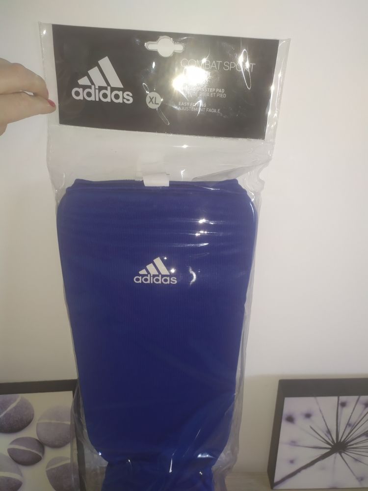 prot�ge tibia de marque Adidas 12 Courmelles (02)