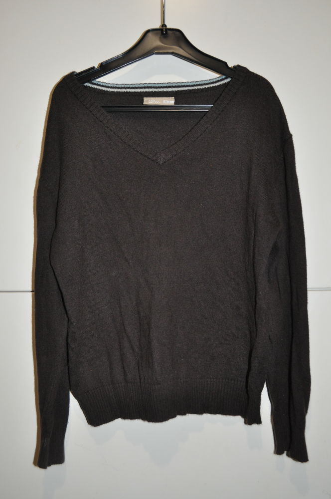 Pull col v angora 8 ans DPAM 5 Paris 20 (75)