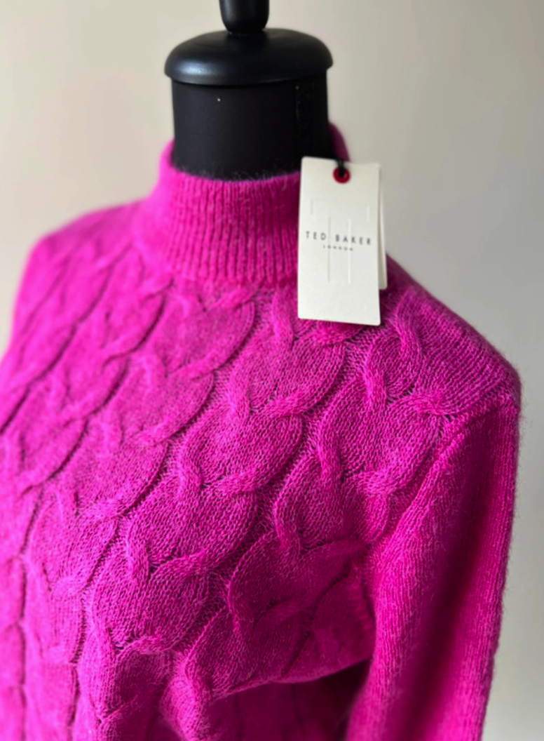 Pull  Ted Baker
M / 38 / 10�Neuf avec �tiquette 80 Nice (06)