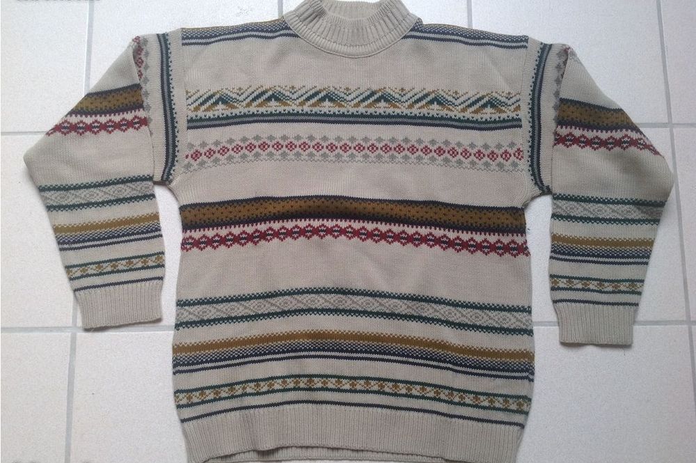 PULL BLANC CASS� � MOTIF VERT ROUGE BEIGE Envoi Possible
15 Tr�gunc (29)