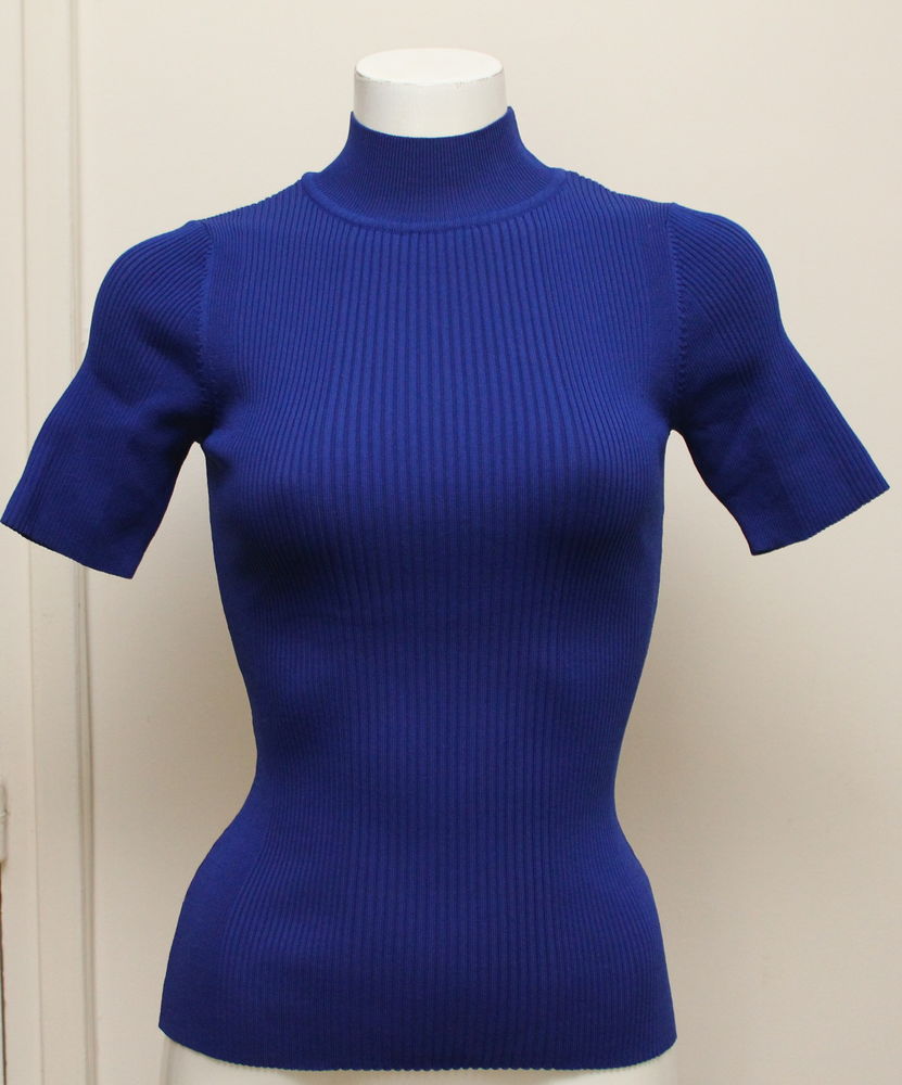 Pull bleu �lectrique KAREN MILLEN 
T.S ou 36 60 Issy-les-Moulineaux (92)