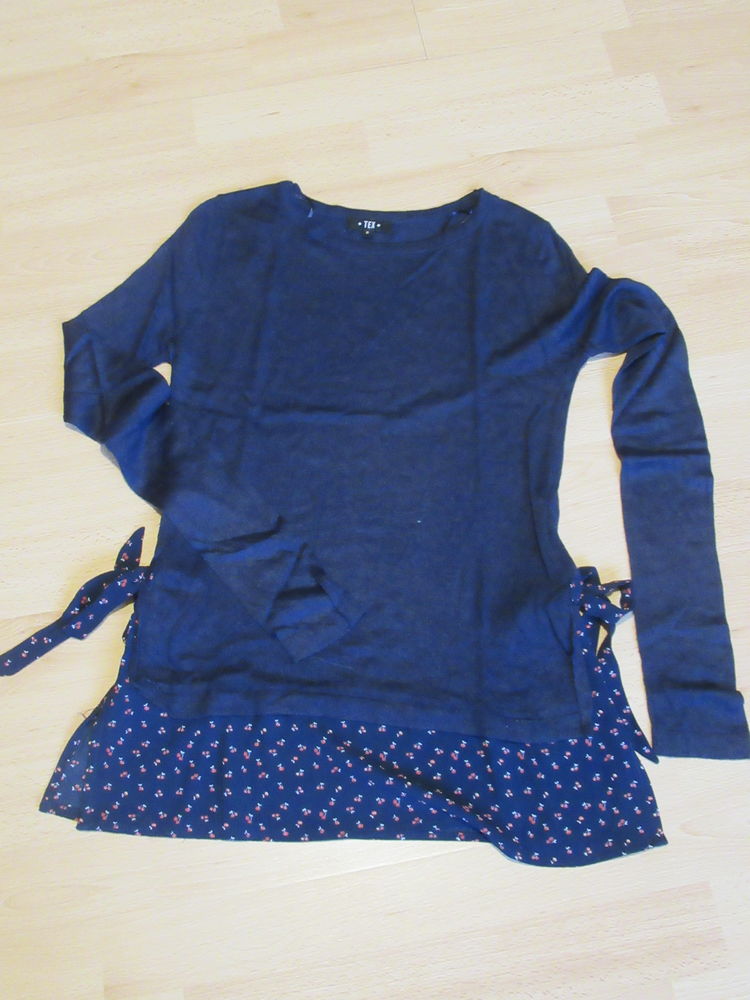 Pull bleu marine et cerise - Tex - Taille S 10 Livry-Gargan (93)