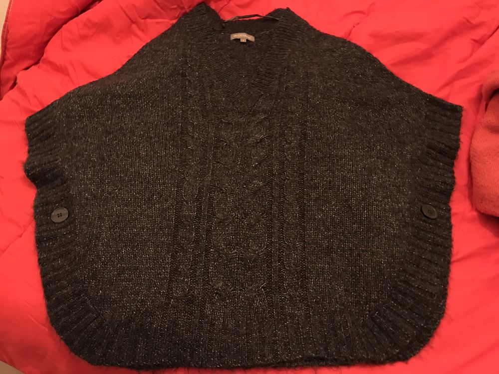 PULL CAPE  IN EXTENSO  Taille S  gris fonc� 14 Saint-Genis-Laval (69)