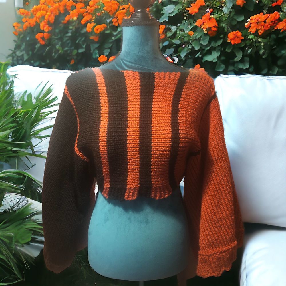 Pull crop top au tricotin rouge-brun et noir taille S 48 Tours (37)