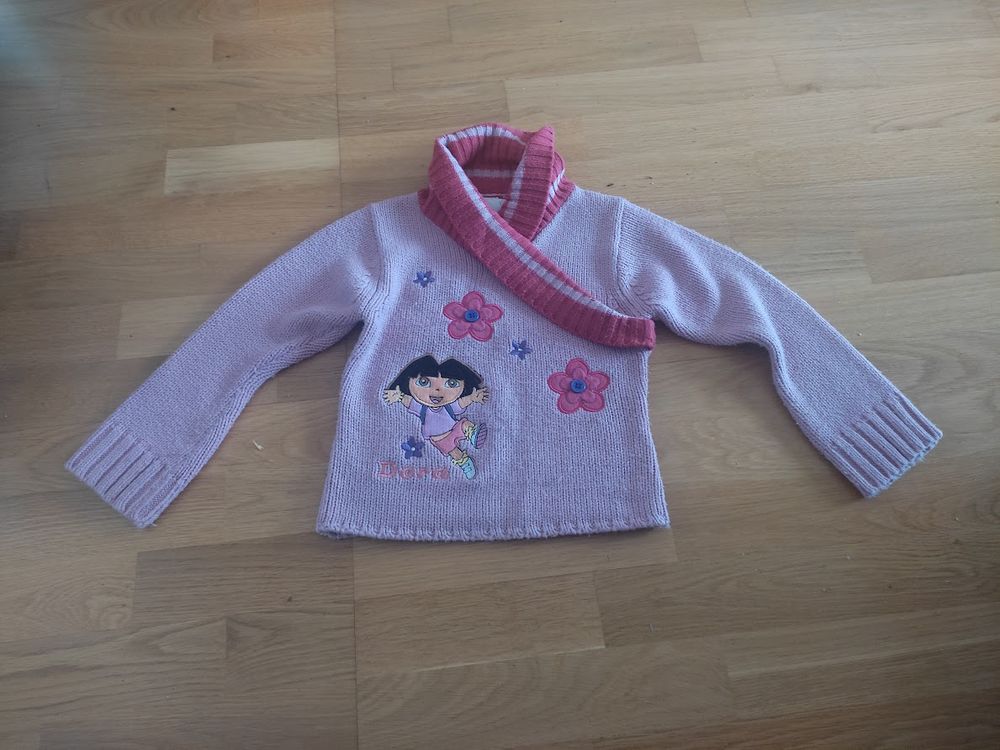 F 9 (12) - 6 ans - Pull  Dora  3 Paris 13 (75)
