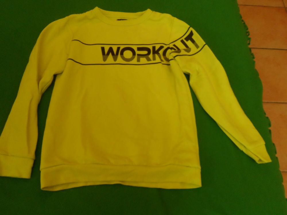 Pull jaune
5 Malauc�ne (84)