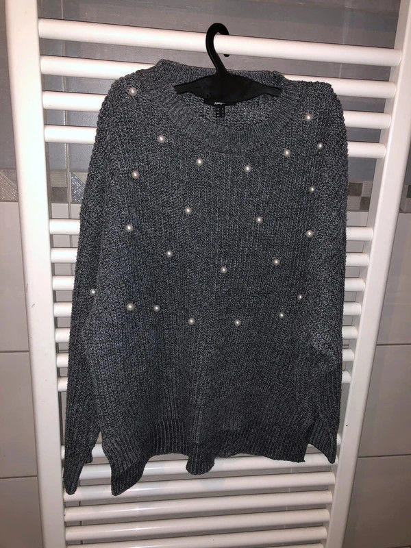 Pull Jennyfer taille S en parfait �tat � 8 euros
8 Montr�al (32)