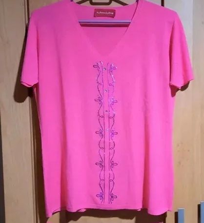  pull  l�ger rose brod� avec strass T 40 - 42 ou 42 10 Domart-en-Ponthieu (80)