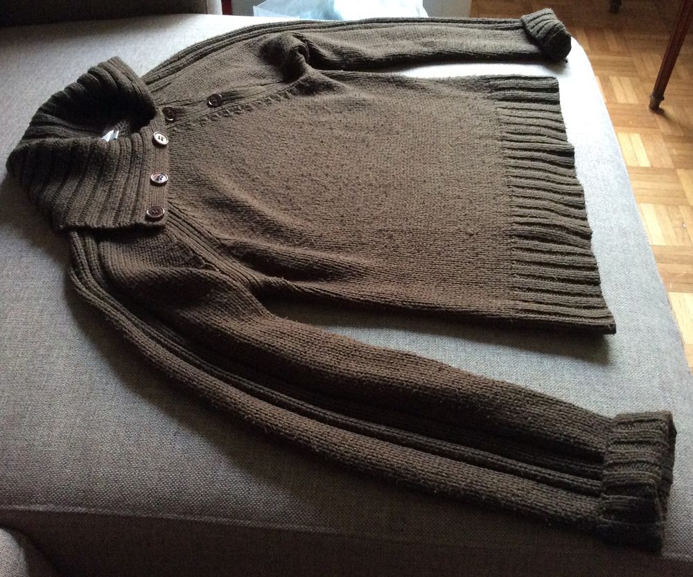 Pull marron col roul� � boutons (Etam) 1 Paris 17 (75)