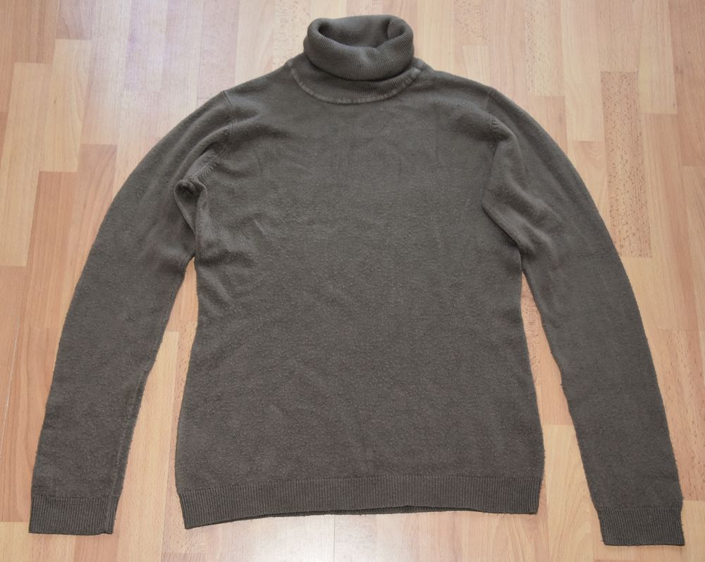 40 ou L. Pull col montant, marron. Gemo. Tr�s bon �tat 
5 Gujan-Mestras (33)