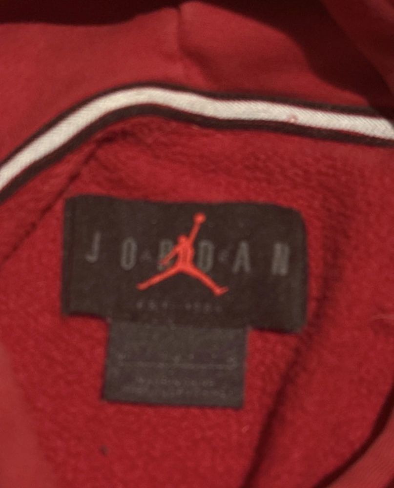 pull Nike rouge bordeaux 15 Janville-sur-Juine (91)