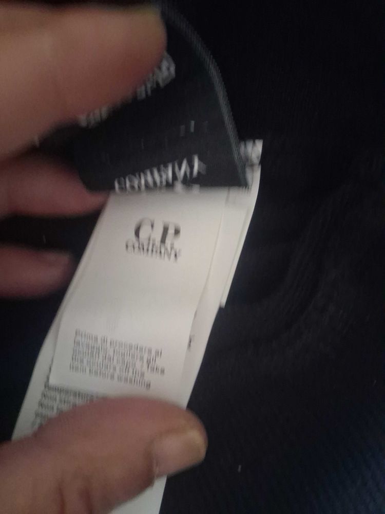 pull noir cp company en L neuf jamais port� 50 H�ricourt (70)