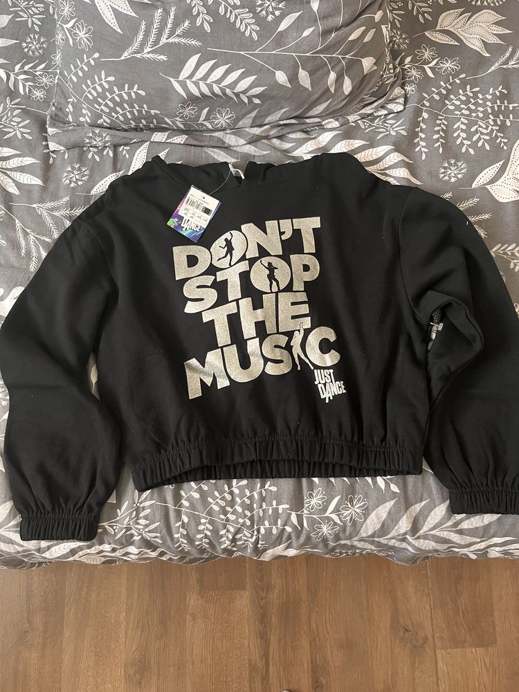 Pull noir 10 Chambourcy (78)