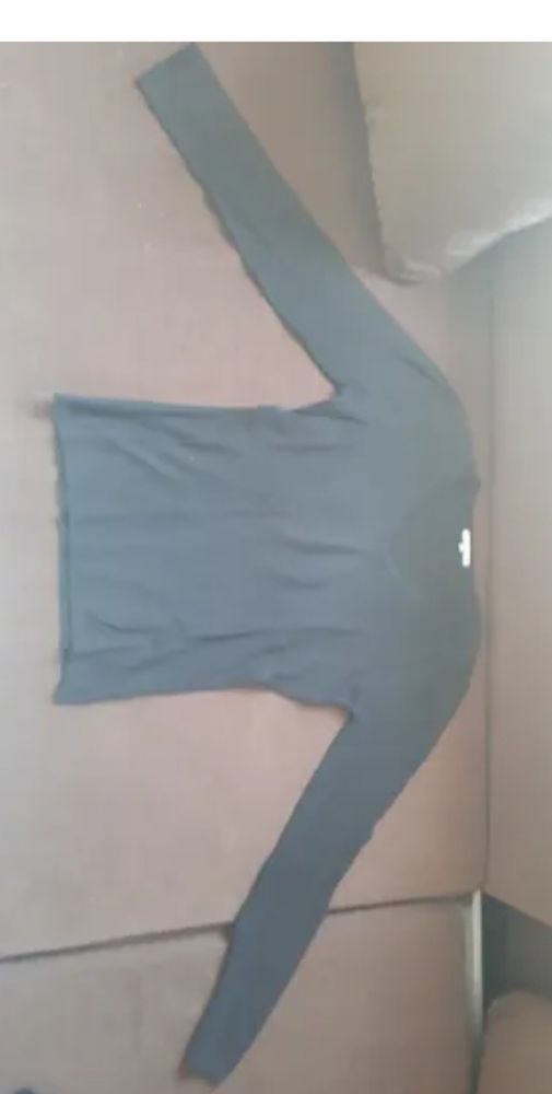 Pull noir 5 Chelles (77)