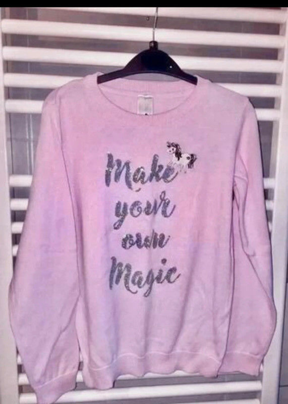 Pull Palomino licorne taille 10 ans en tbe � 5 euros
5 Montr�al (32)