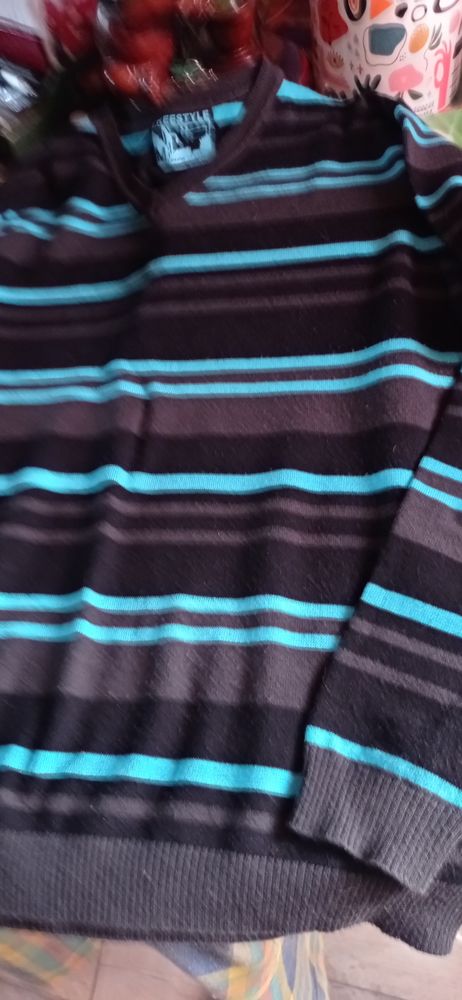 pull pour homme 15 Pantin (93)