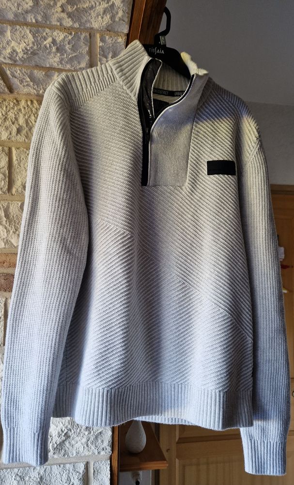 Pull ou sweat H 15 Camphin-en-Carembault (59)