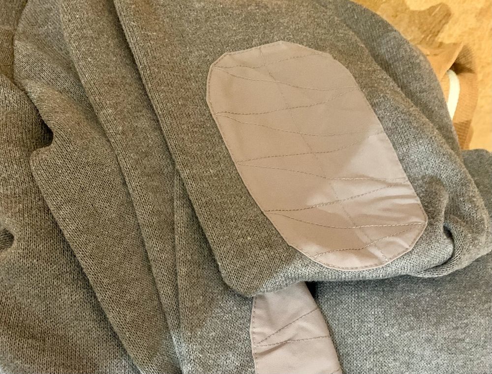 lot de 4 pulls col V D�cathlon 10 Villefranche-sur-Sa�ne (69)