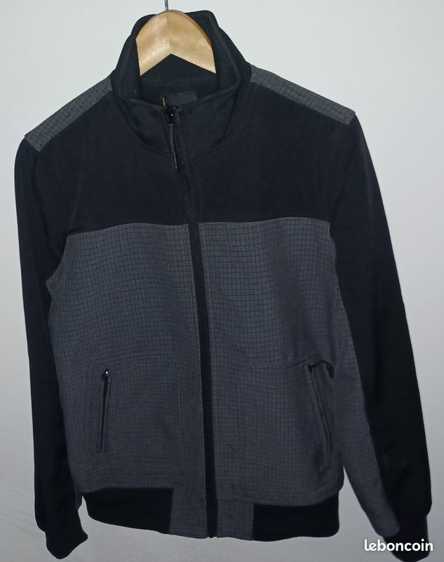 Pulls et Gilets de qualit�. 10 Brebi�res (62)