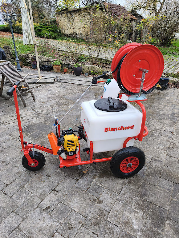 Pulv�risateur  Blanchard KUHN 1300 �griselles-le-Bocage (89)