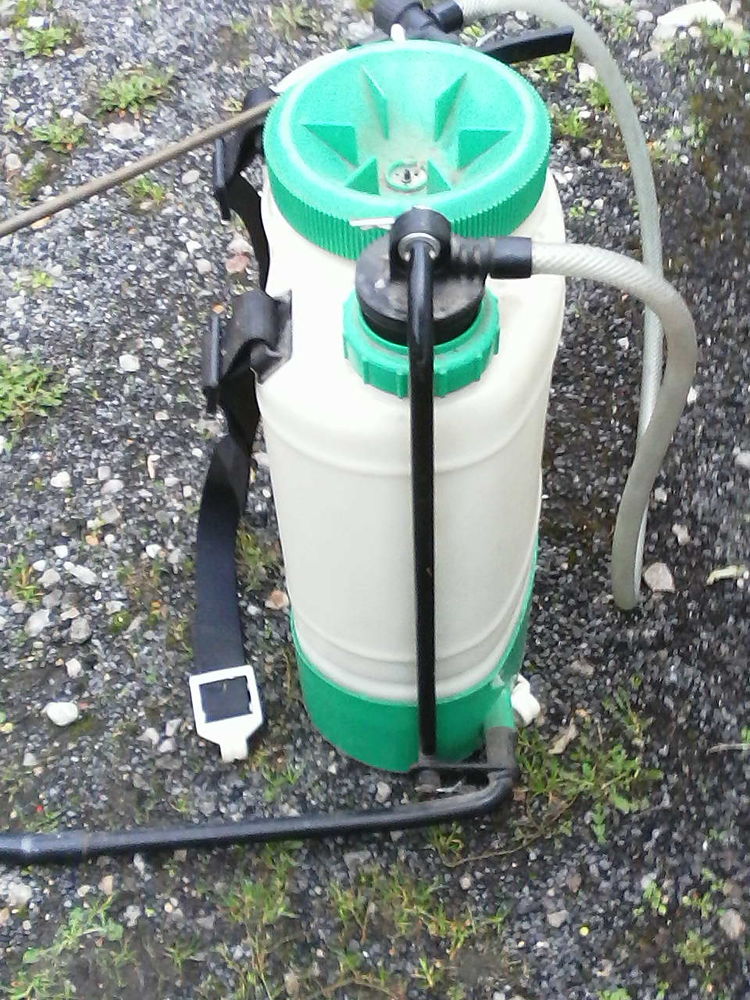 Pulv�risateur a dos 15 Sedan (08)