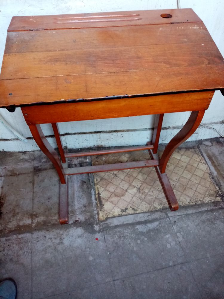 pupitre d'�colier en bois vintage 20 Massy (91)