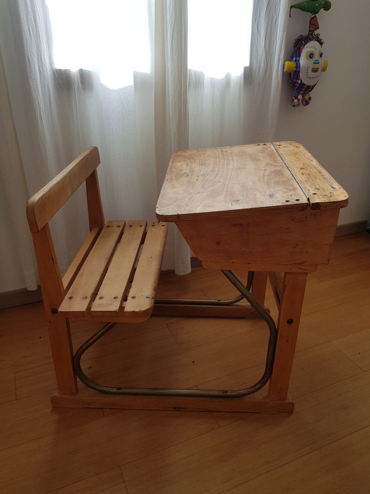 Pupitre d'�colier en bois & m�tal 89 Gallargues-le-Montueux (30)