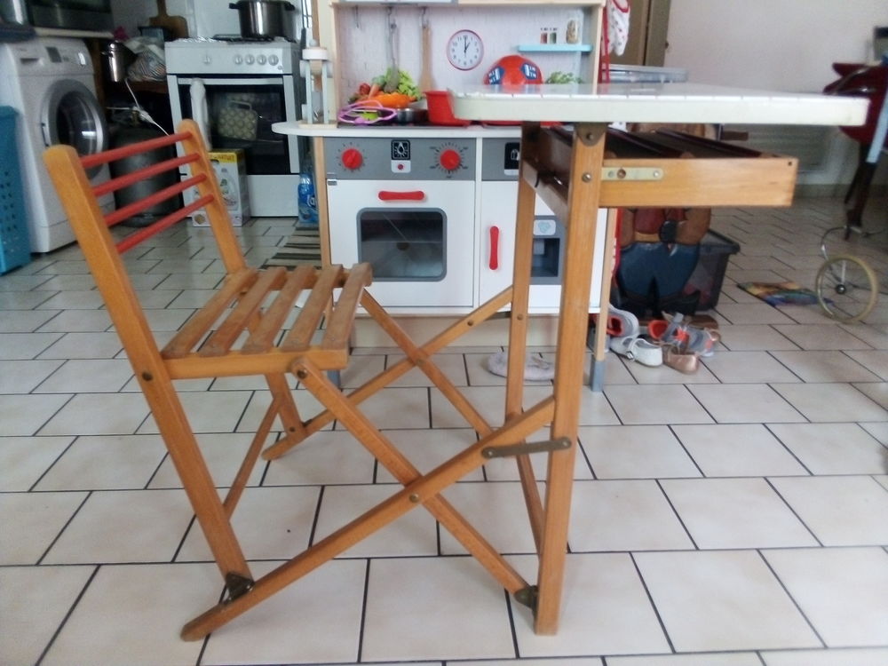 Pupitre une place pliant et vintage 100 Marcigny (71)